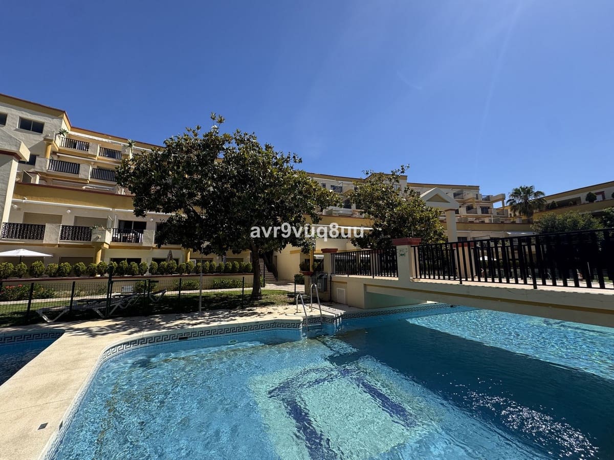 Estúdio para venda em Elviria com piscina garagem - 375 000 € (Ref: 9849760)