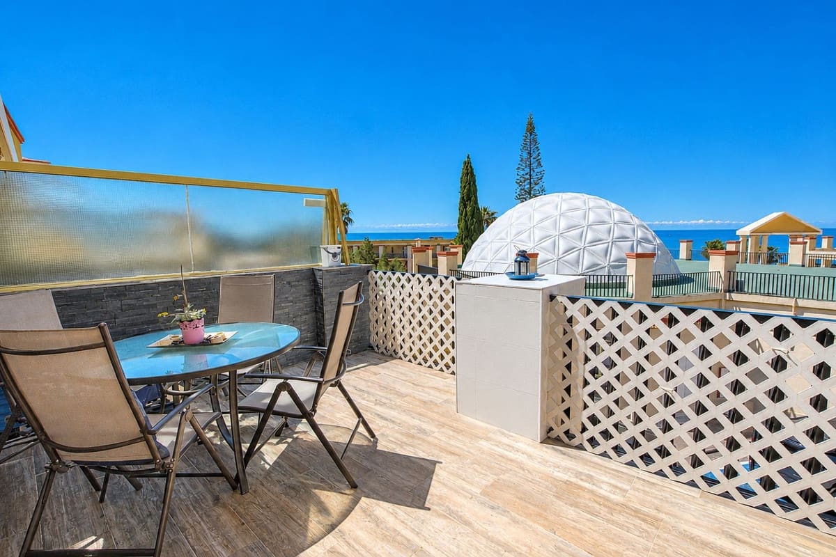 Yksiö myytävänä paikassa Elviria mukana uima-altaan 
autotalli - 375 000 € (Ref: 9849760)