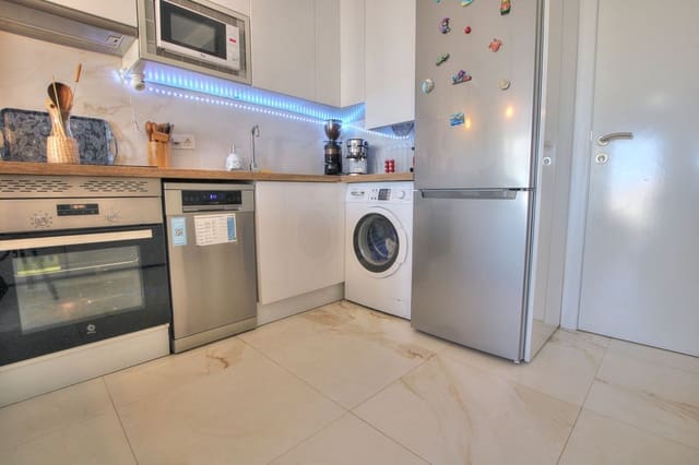 Studio till salu i Elviria, Marbella med pool garage - 375 000 € (Ref: 9849760)