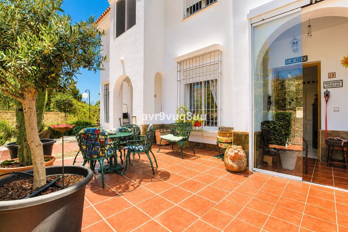2 soverom Hus til salgs i Mijas Costa med svømmebasseng garasje - € 349 950 (Ref: 9858698)