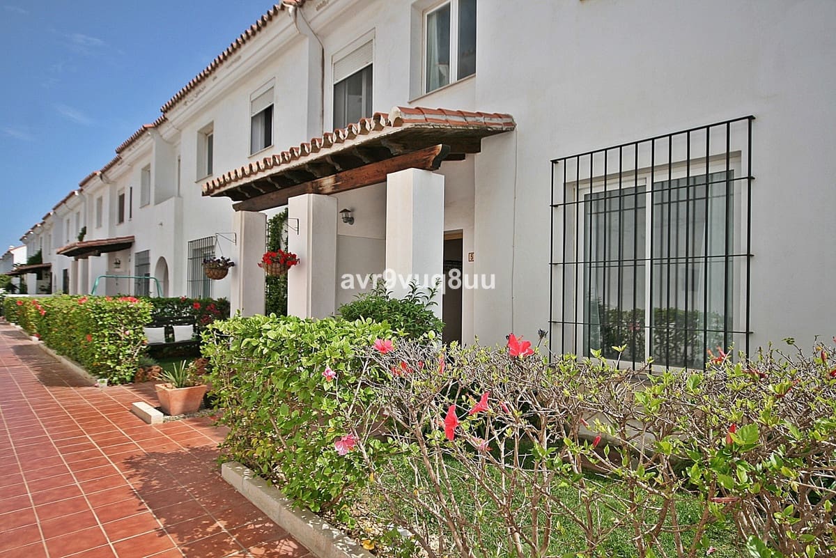 2 soverom Hus til salgs i Mijas Costa med svømmebasseng garasje - € 349 950 (Ref: 9858698)