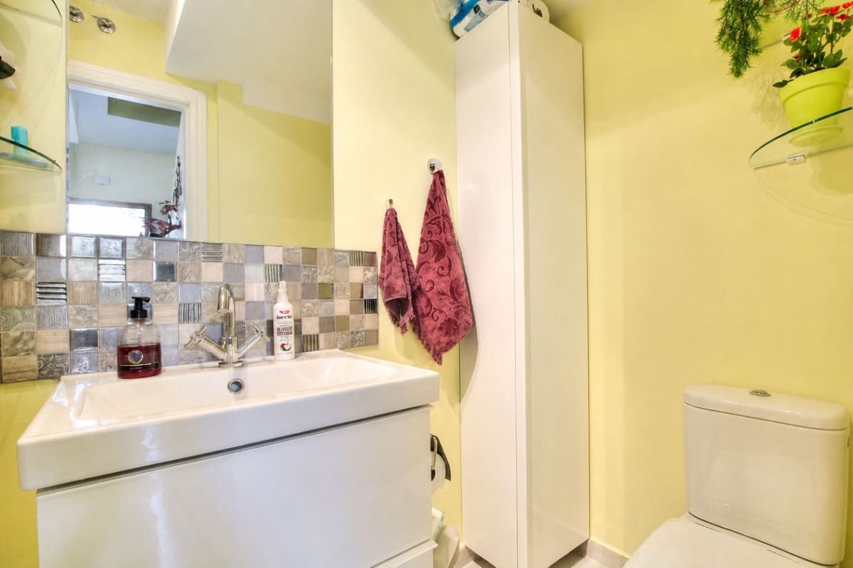 2 soveværelse Byhus til salg i Mijas Costa med swimmingpool garage - € 349.950 (Ref: 9858698)