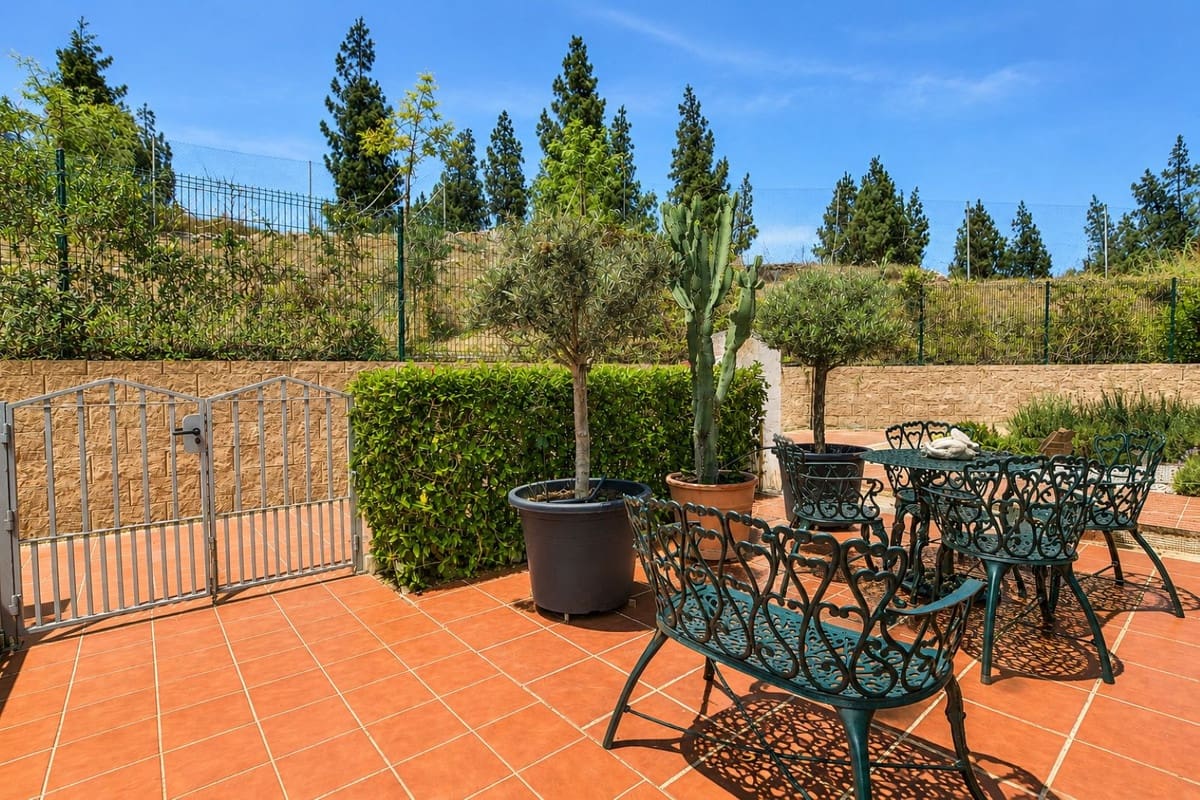 2 soveværelse Byhus til salg i Mijas Costa med swimmingpool garage - € 349.950 (Ref: 9858698)