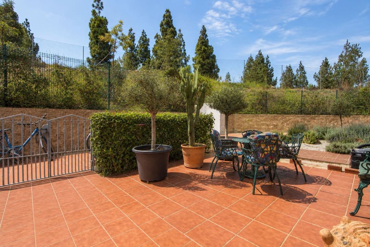 2 soveværelse Byhus til salg i Mijas Costa med swimmingpool garage - € 349.950 (Ref: 9858698)