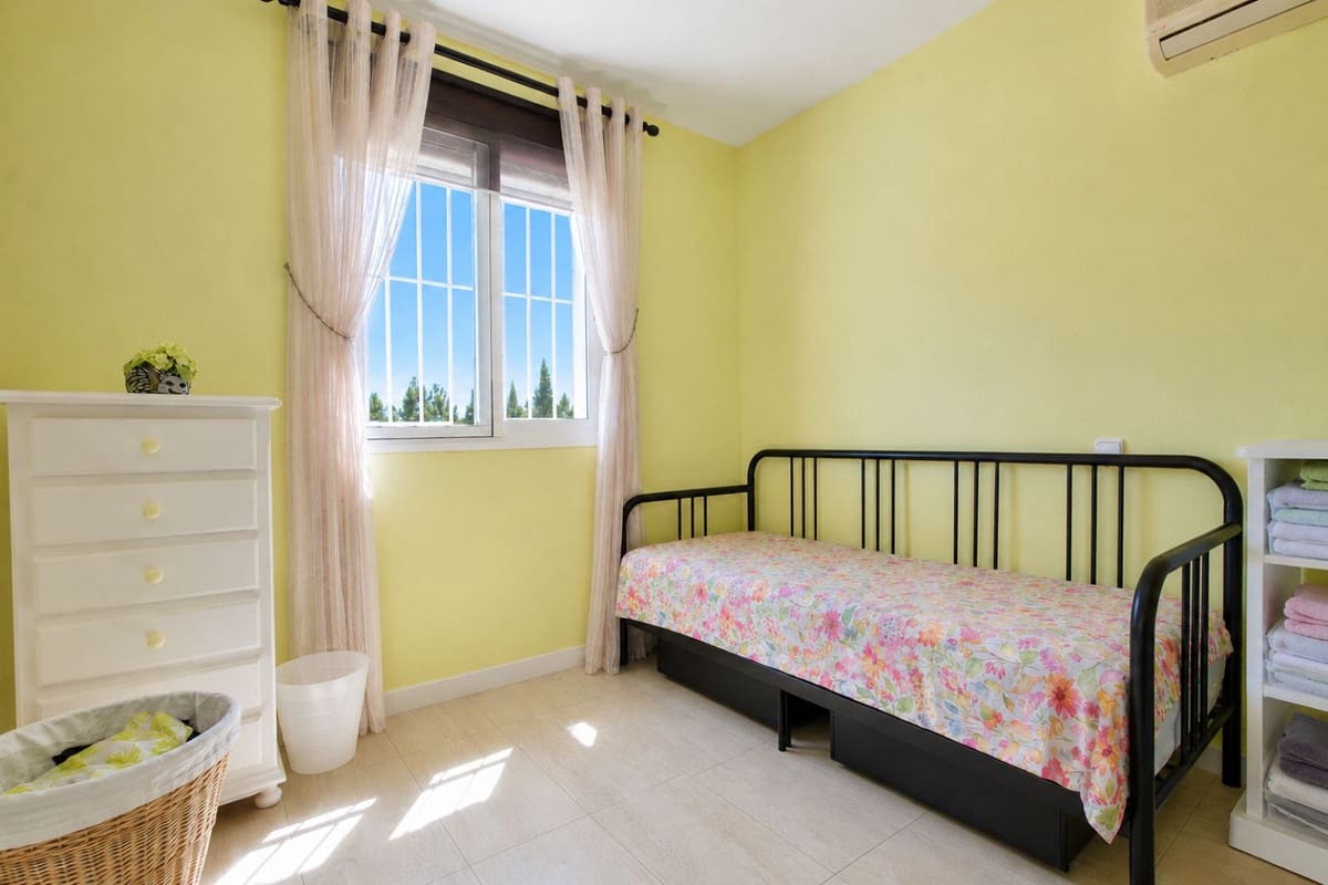 2 soveværelse Byhus til salg i Mijas Costa med swimmingpool garage - € 349.950 (Ref: 9858698)