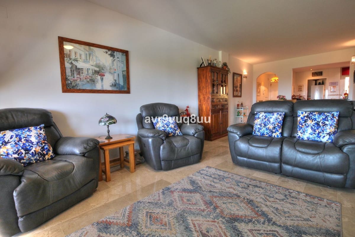 2 bedroom Apartment for sale in El Faro with pool garage - € 395,000 (Ref: 9858881)