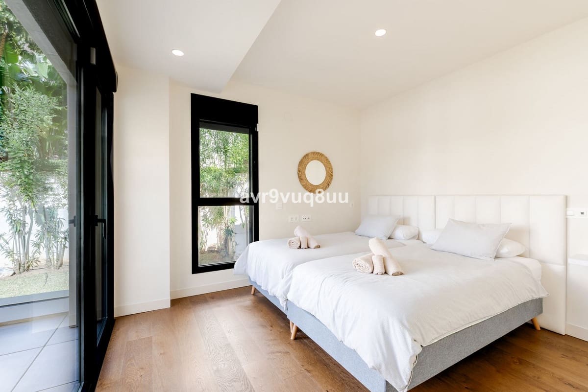 4 soverom Hus til salgs i La Cala de Mijas med svømmebasseng garasje - € 1 195 000 (Ref: 9872820)