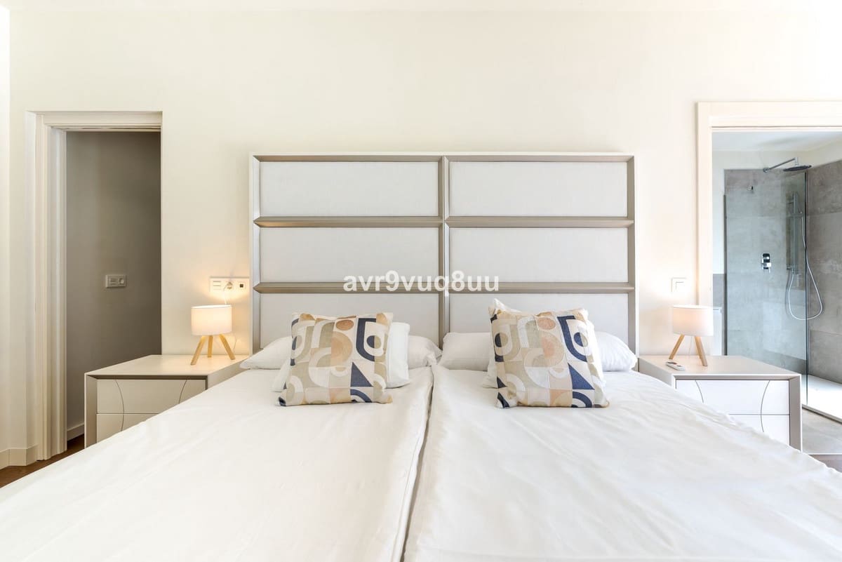 4 soverom Hus til salgs i La Cala de Mijas med svømmebasseng garasje - € 1 195 000 (Ref: 9872820)
