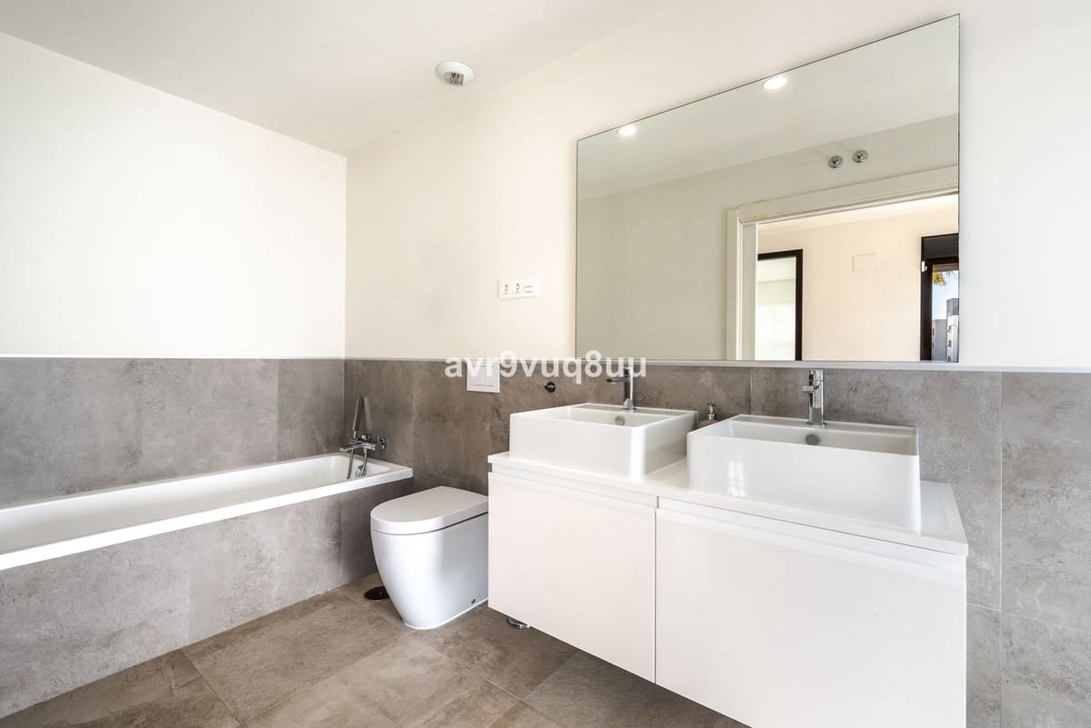 4 soverom Hus til salgs i La Cala de Mijas med svømmebasseng garasje - € 1 195 000 (Ref: 9872820)