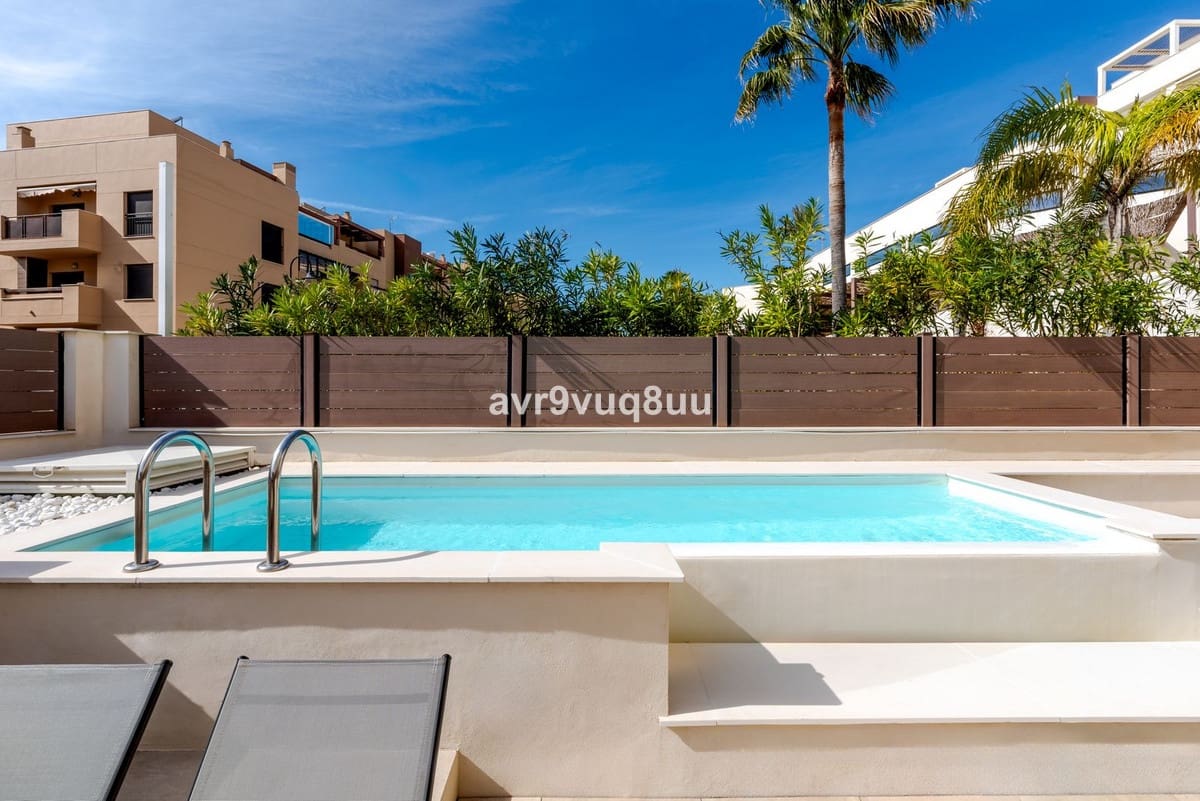 4 soverom Hus til salgs i La Cala de Mijas med svømmebasseng garasje - € 1 195 000 (Ref: 9872820)
