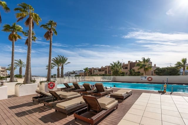 4 sypialnia Dom na sprzedaż w La Cala de Mijas, Mijas z basenem garażem - 1 195 000 € (Ref: 9872820)