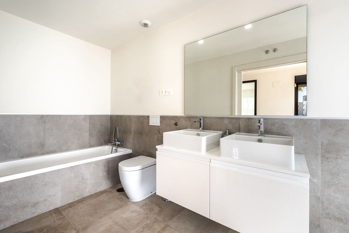4 bedroom Townhouse for sale in La Cala de Mijas with pool garage - € 1,195,000 (Ref: 9872820)
