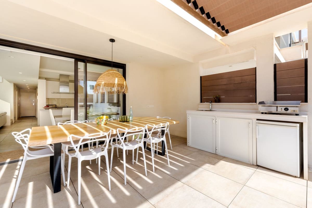 4 bedroom Townhouse for sale in La Cala de Mijas with pool garage - € 1,195,000 (Ref: 9872820)