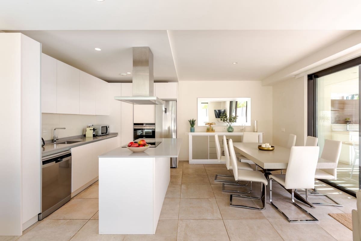 4 bedroom Townhouse for sale in La Cala de Mijas with pool garage - € 1,195,000 (Ref: 9872820)