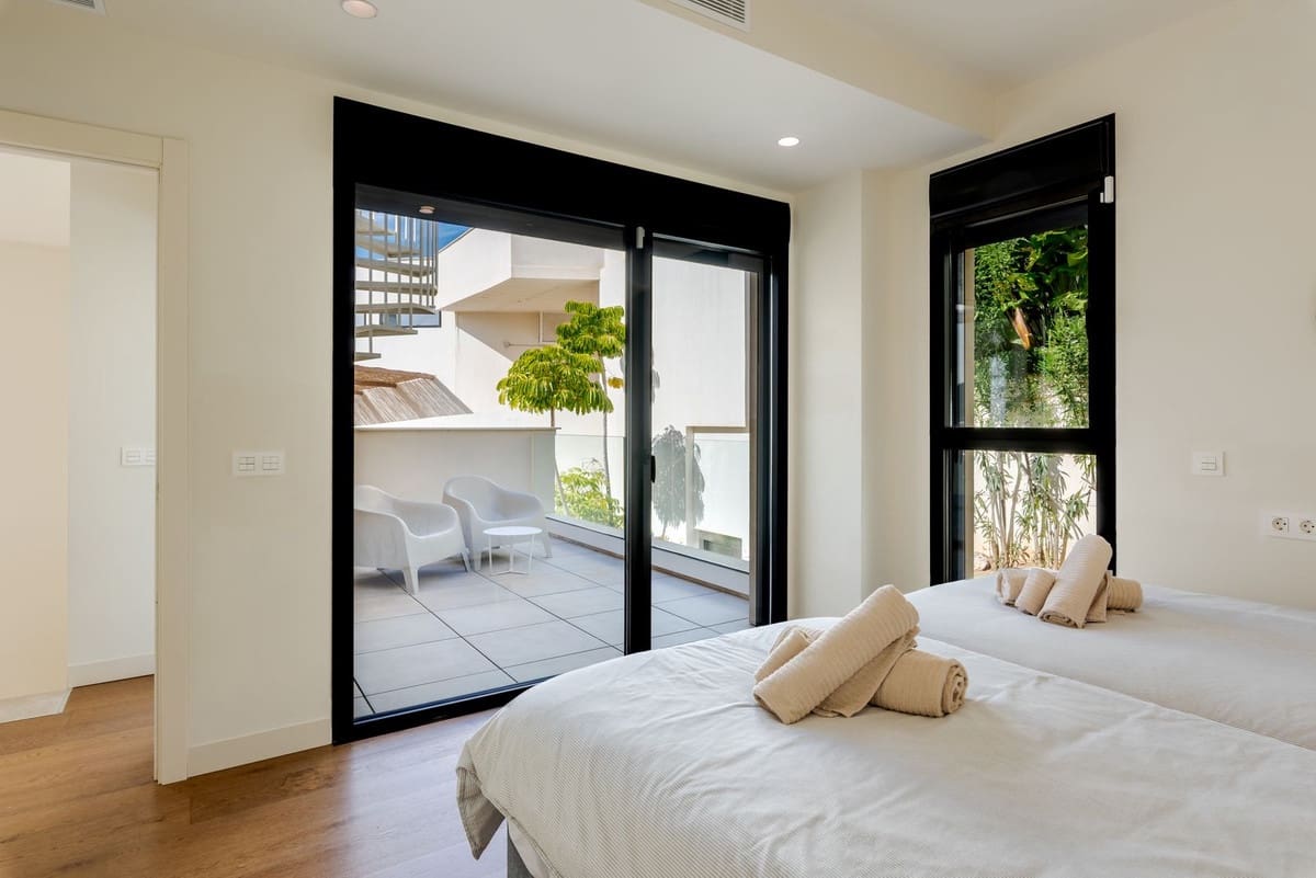4 bedroom Townhouse for sale in La Cala de Mijas with pool garage - € 1,195,000 (Ref: 9872820)