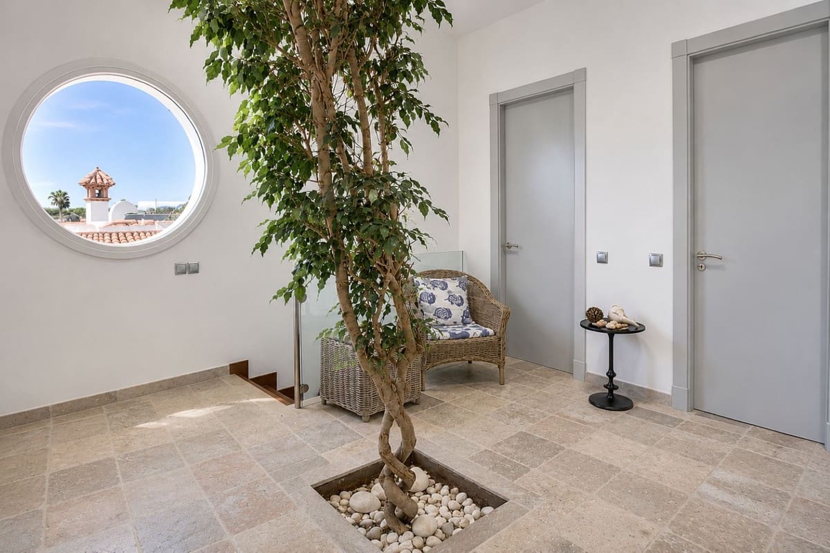 5 chambre Villa/Maison à vendre à La Cala Golf avec piscine garage - 1 100 000 € (Ref: 9877143)