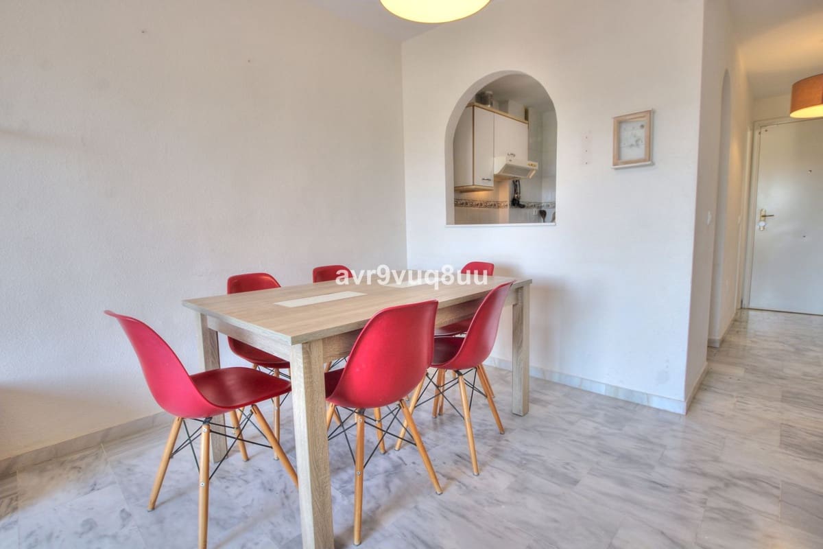 2 bedroom Penthouse for sale in Malaga city with pool - € 289,000 (Ref: 9880237)