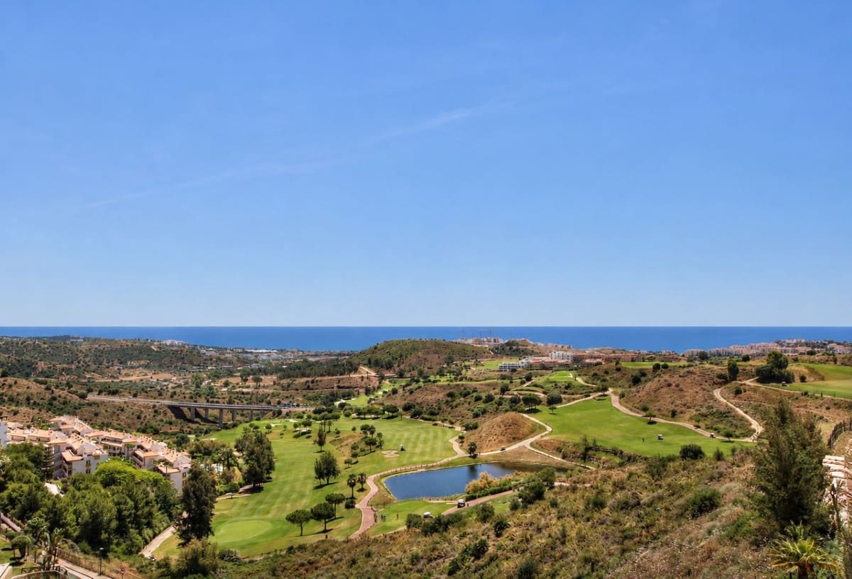 2 sypialnia Apartament na sprzedaż w La Cala de Mijas z basenem garażem - 385 000 € (Ref: 9889377)