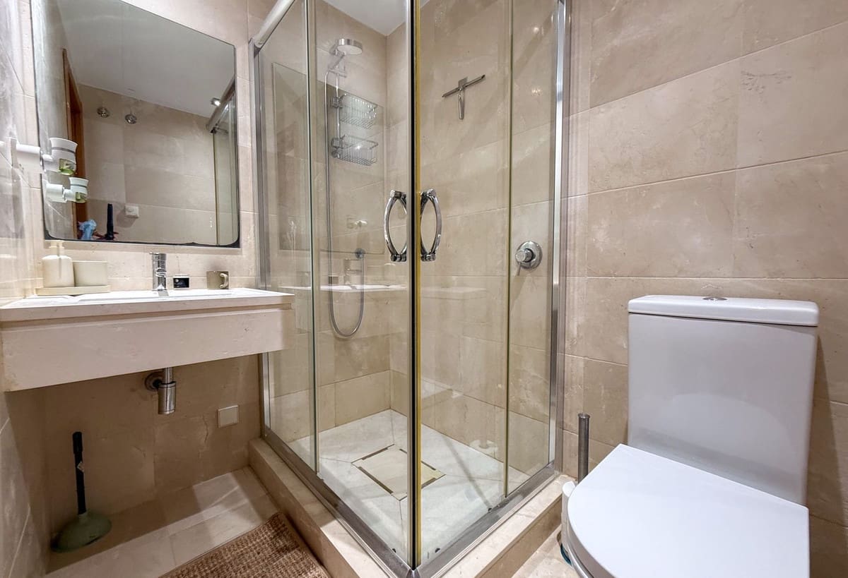 4 quarto Casa em Banda para venda em Riviera del Sol com piscina garagem - 649 950 € (Ref: 9912250)