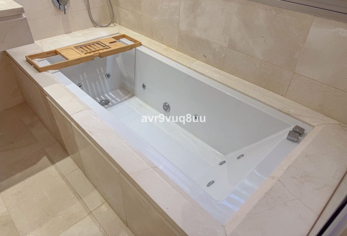4 bedroom Townhouse for sale in Riviera del Sol with pool garage - € 625,000 (Ref: 9912250)