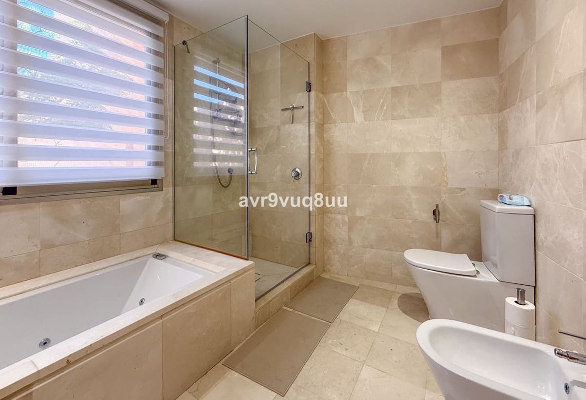 4 bedroom Townhouse for sale in Riviera del Sol with pool garage - € 625,000 (Ref: 9912250)