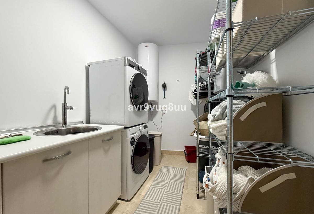 4 bedroom Townhouse for sale in Riviera del Sol with pool garage - € 625,000 (Ref: 9912250)