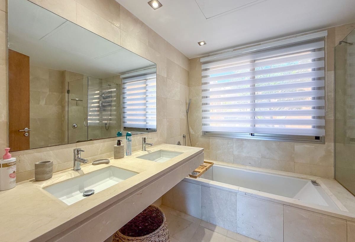 Casa de 4 habitaciones en Riviera del Sol en venta con piscina garaje - 625.000 € (Ref: 9912250)