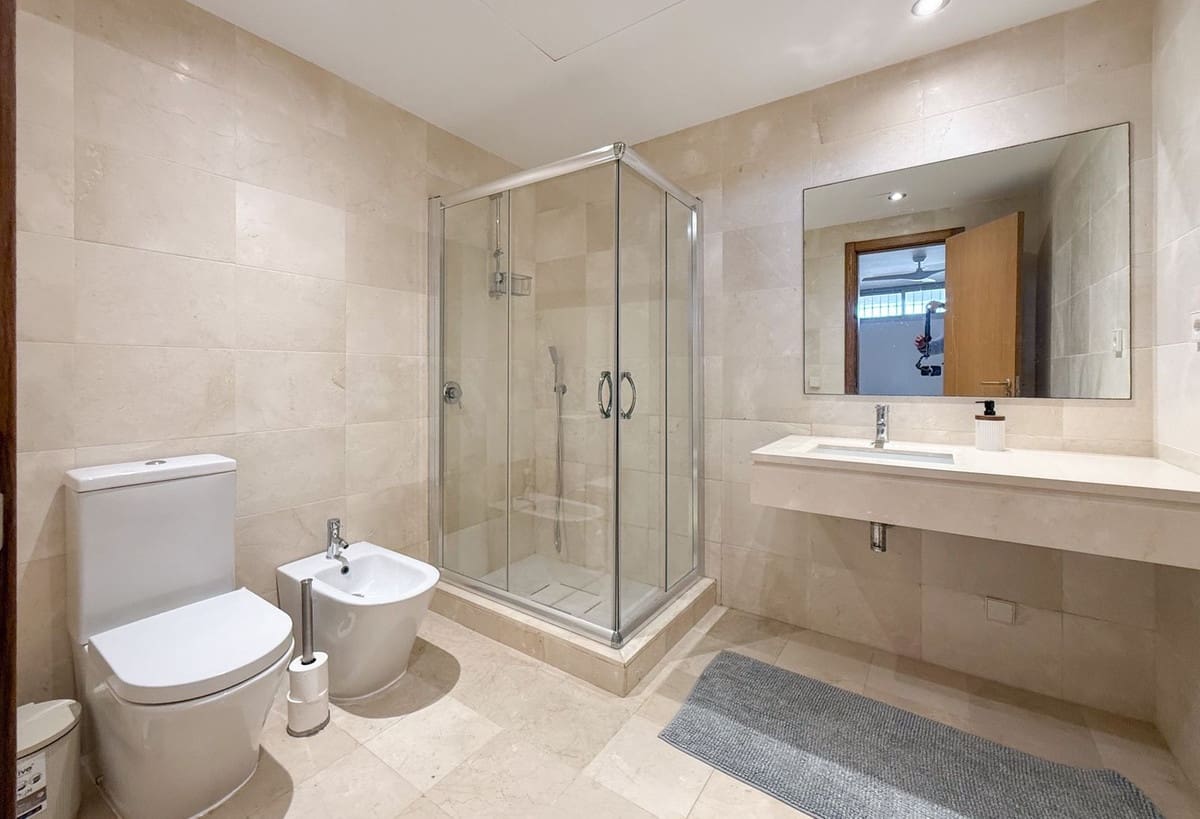 Casa de 4 habitaciones en Riviera del Sol en venta con piscina garaje - 625.000 € (Ref: 9912250)