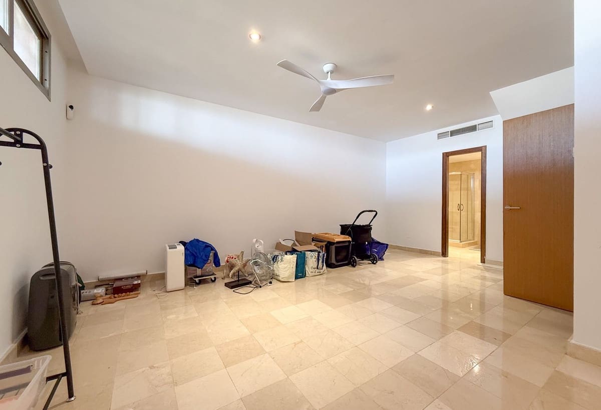 Casa de 4 habitaciones en Riviera del Sol en venta con piscina garaje - 625.000 € (Ref: 9912250)