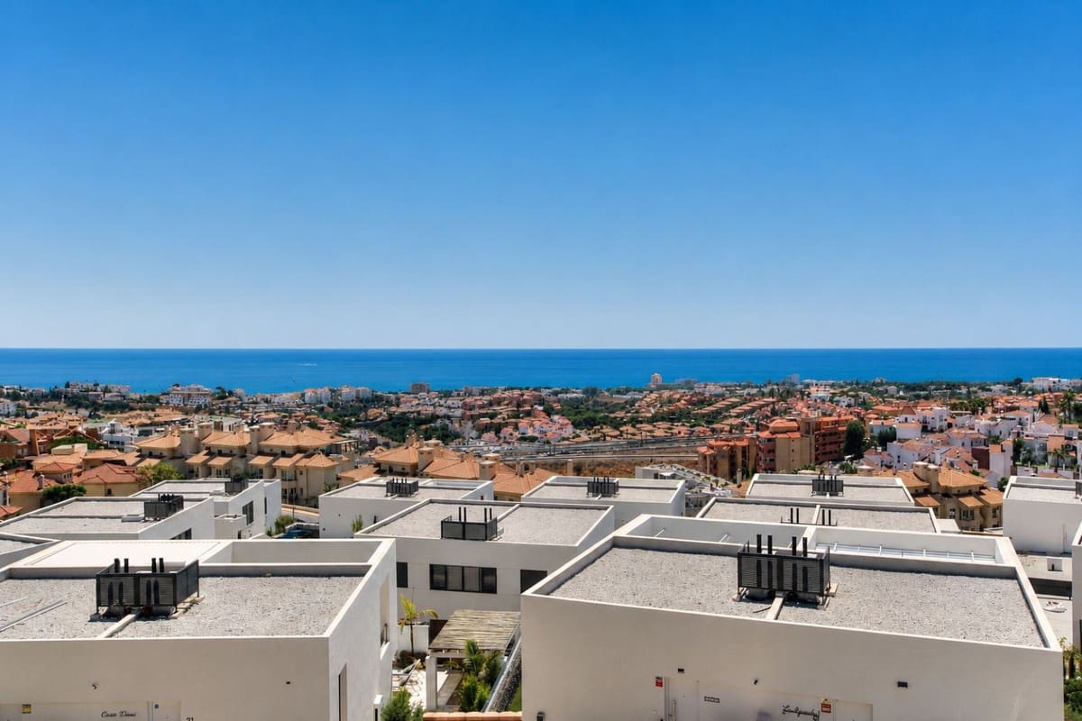 Casa de 4 habitaciones en Riviera del Sol en venta con piscina garaje - 625.000 € (Ref: 9912250)
