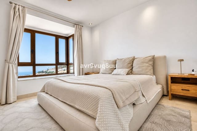 4 sypialnia Dom na sprzedaż w Riviera del Sol, Mijas z basenem garażem - 625 000 € (Ref: 9912250)