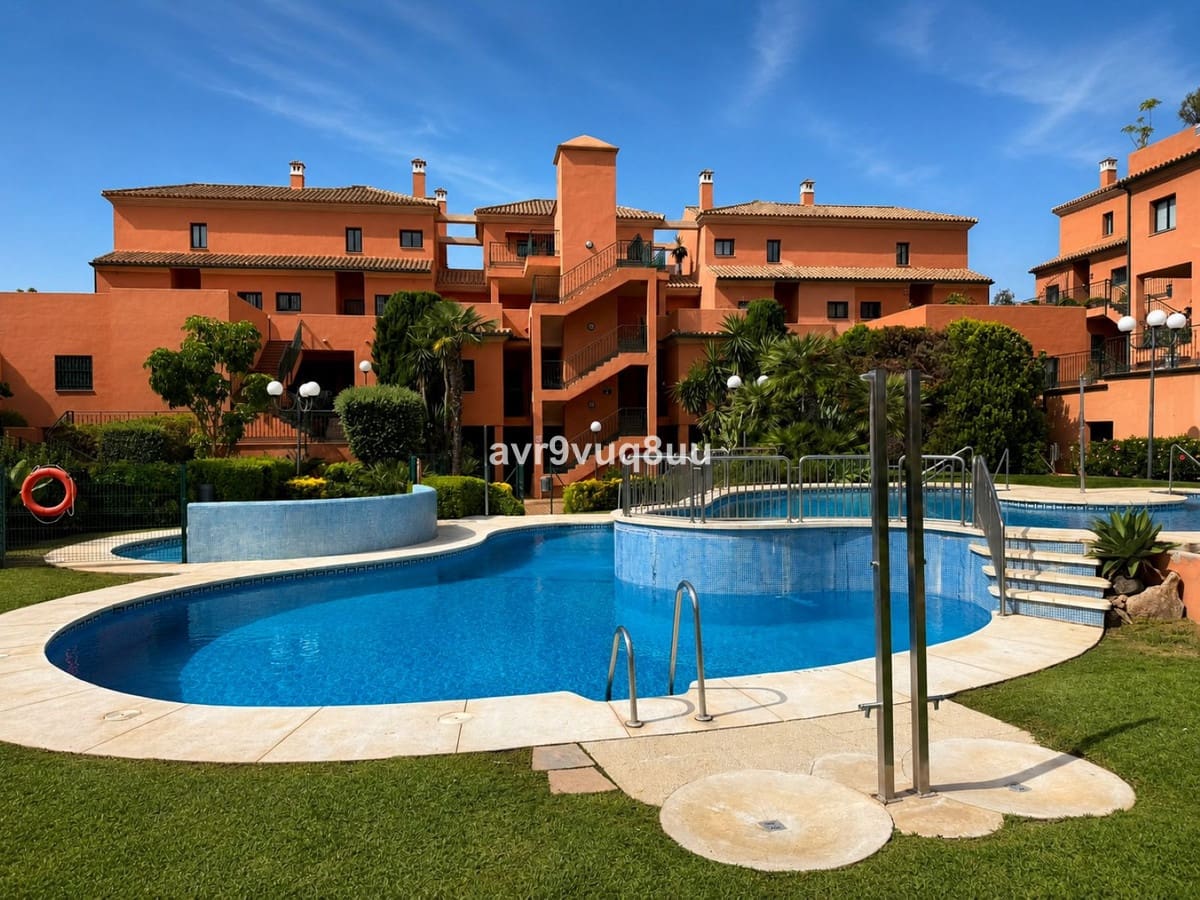 2 chambre Appartement à vendre à Elviria avec piscine garage - 299 950 € (Ref: 9916265)
