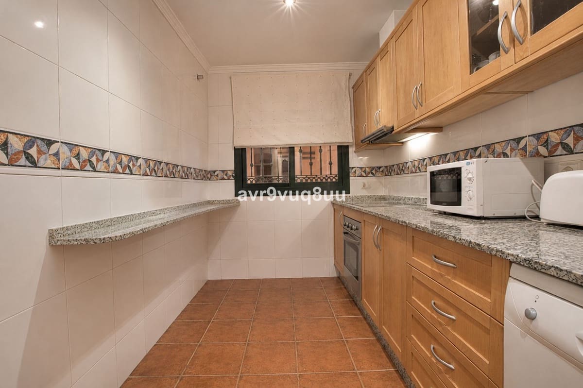2 chambre Appartement à vendre à Elviria avec piscine garage - 299 950 € (Ref: 9916265)