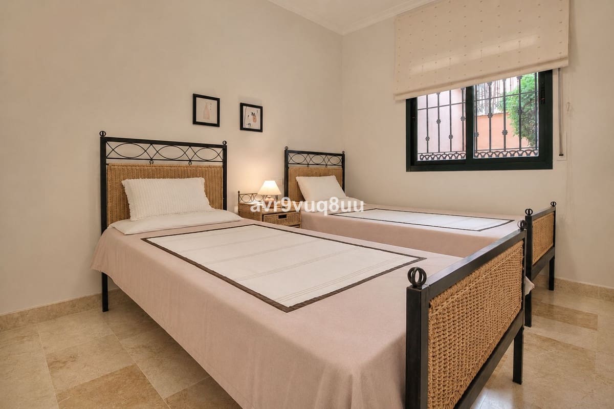 2 chambre Appartement à vendre à Elviria avec piscine garage - 299 950 € (Ref: 9916265)