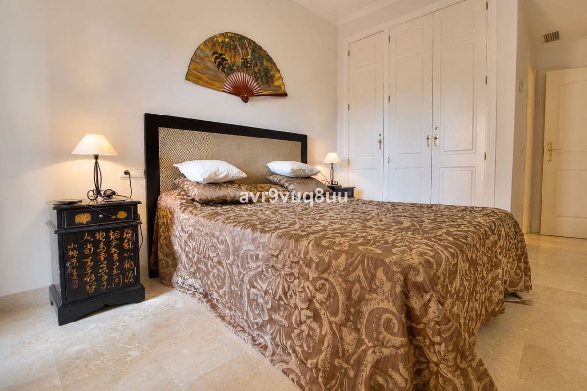2 chambre Appartement à vendre à Elviria avec piscine garage - 299 950 € (Ref: 9916265)