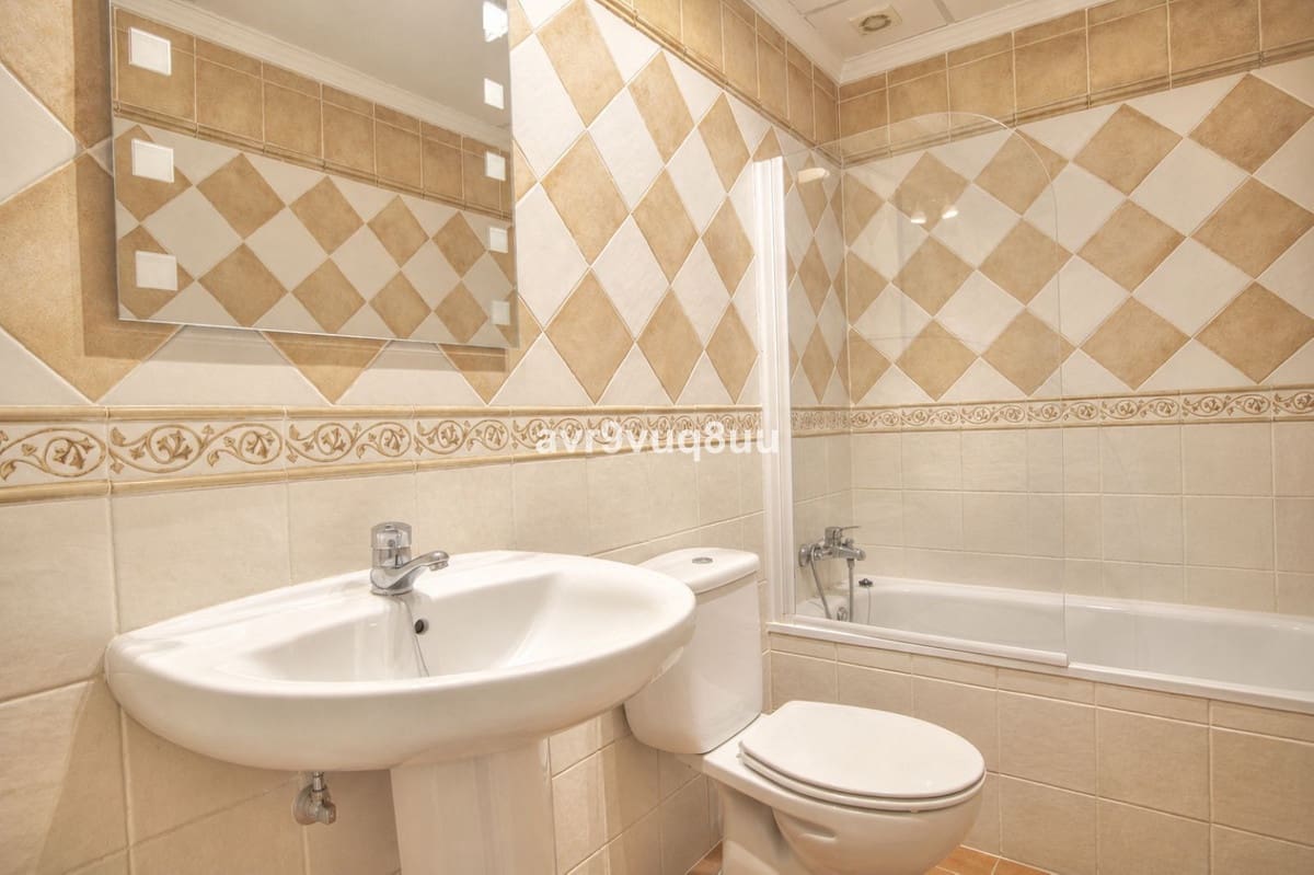 2 chambre Appartement à vendre à Elviria avec piscine garage - 299 950 € (Ref: 9916265)