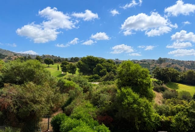 2 sovrum Lägenhet till salu i Elviria, Marbella med pool garage - 299 950 € (Ref: 9916265)
