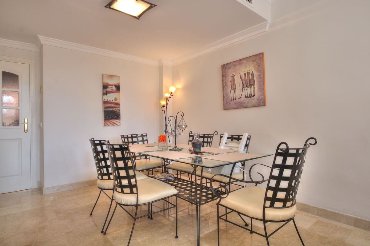 2 slaapkamer Appartement te koop in Elviria met zwembad garage - € 315.000 (Ref: 9916265)