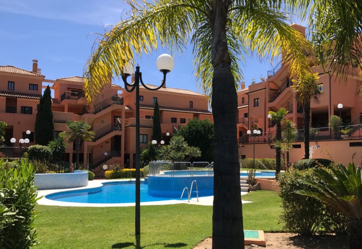 2 slaapkamer Appartement te koop in Elviria met zwembad garage - € 315.000 (Ref: 9916265)