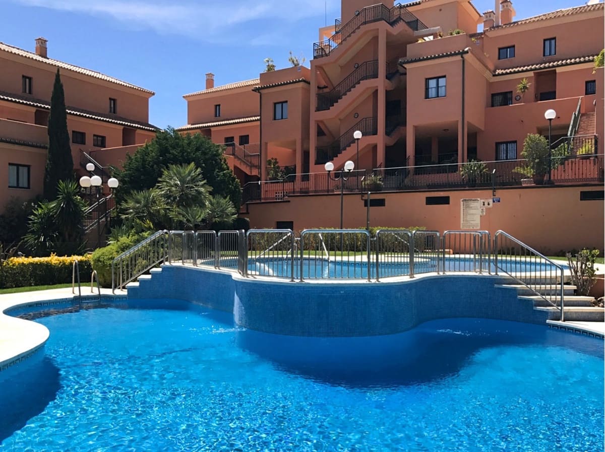 2 slaapkamer Appartement te koop in Elviria met zwembad garage - € 315.000 (Ref: 9916265)