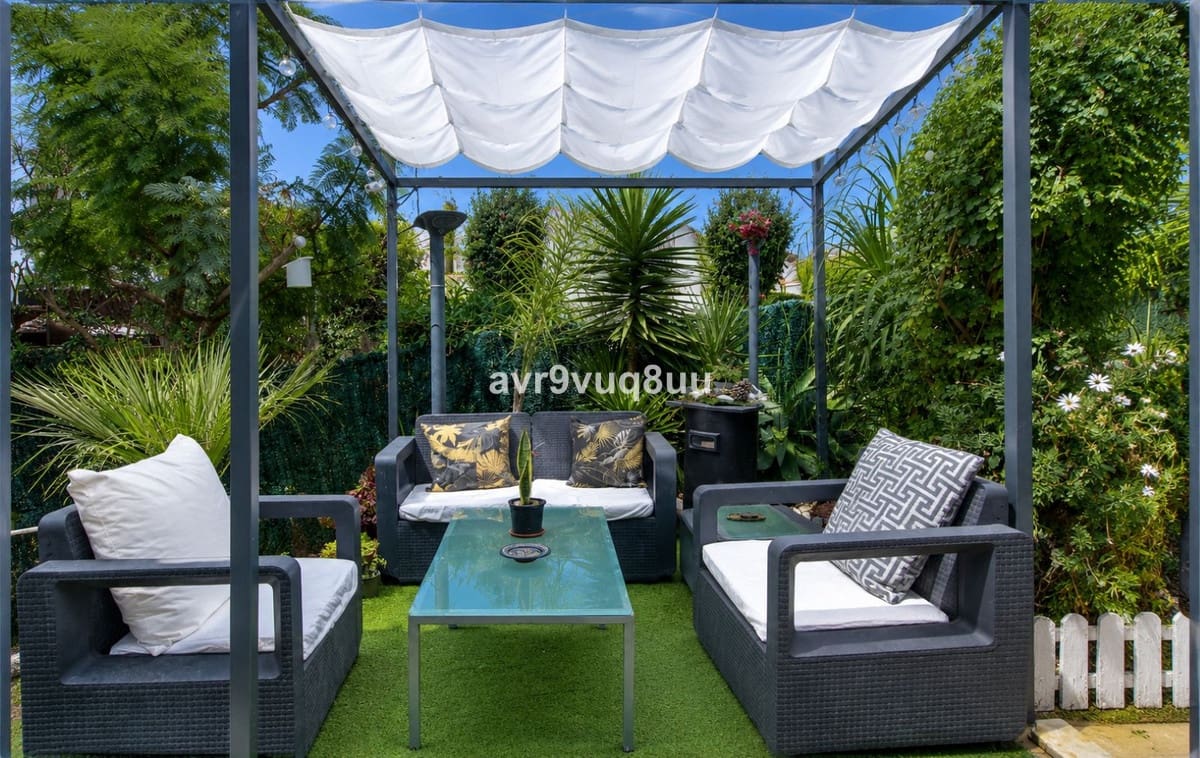 2 Zimmer Villa zu verkaufen in El Faro mit Pool Garage - 415.000 € (Ref: 9928496)