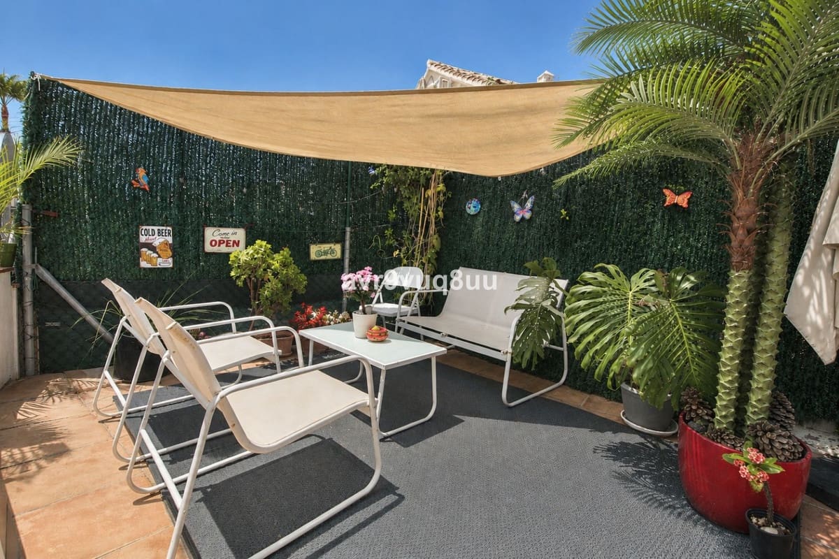 2 Zimmer Villa zu verkaufen in El Faro mit Pool Garage - 415.000 € (Ref: 9928496)