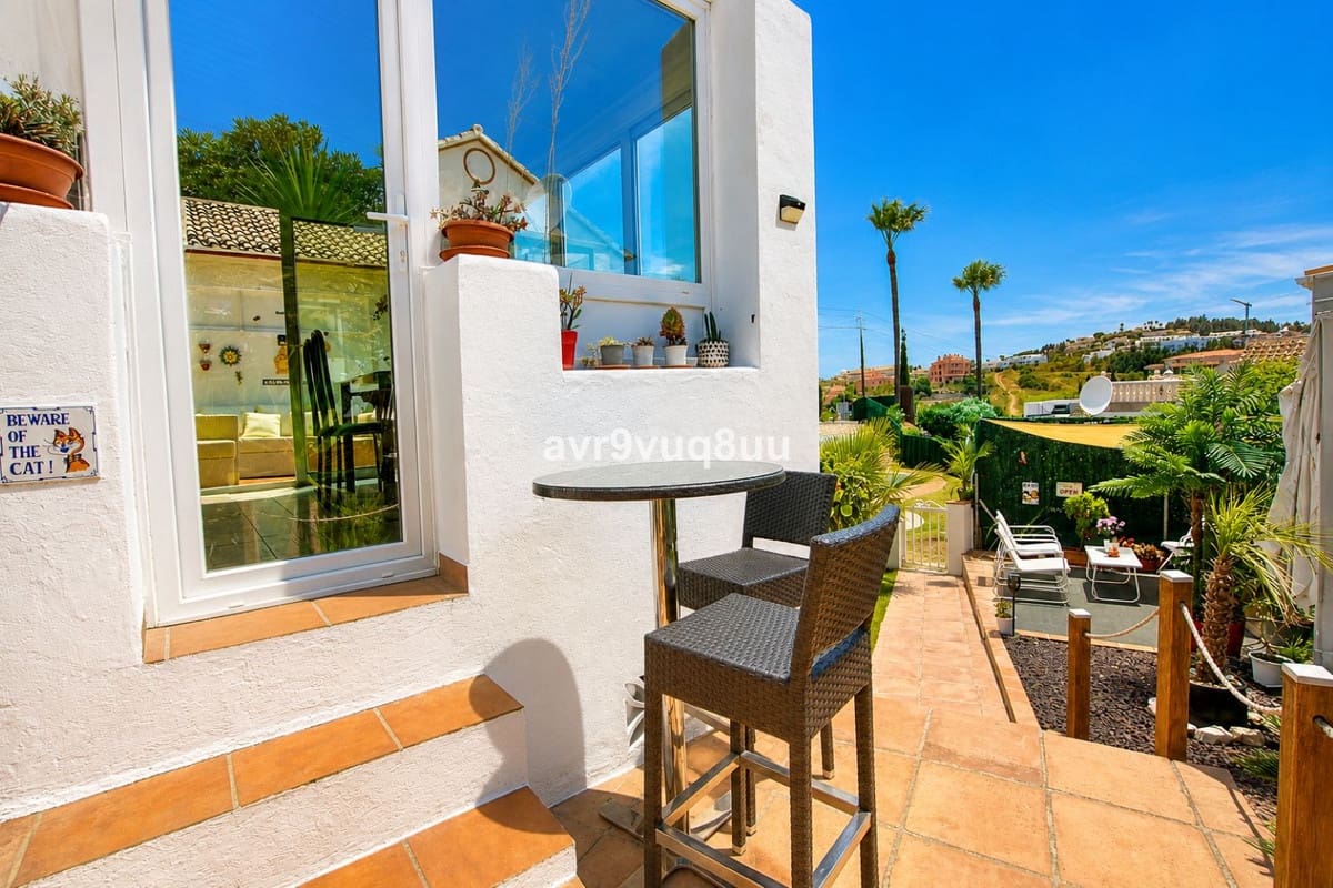 2 Zimmer Villa zu verkaufen in El Faro mit Pool Garage - 415.000 € (Ref: 9928496)