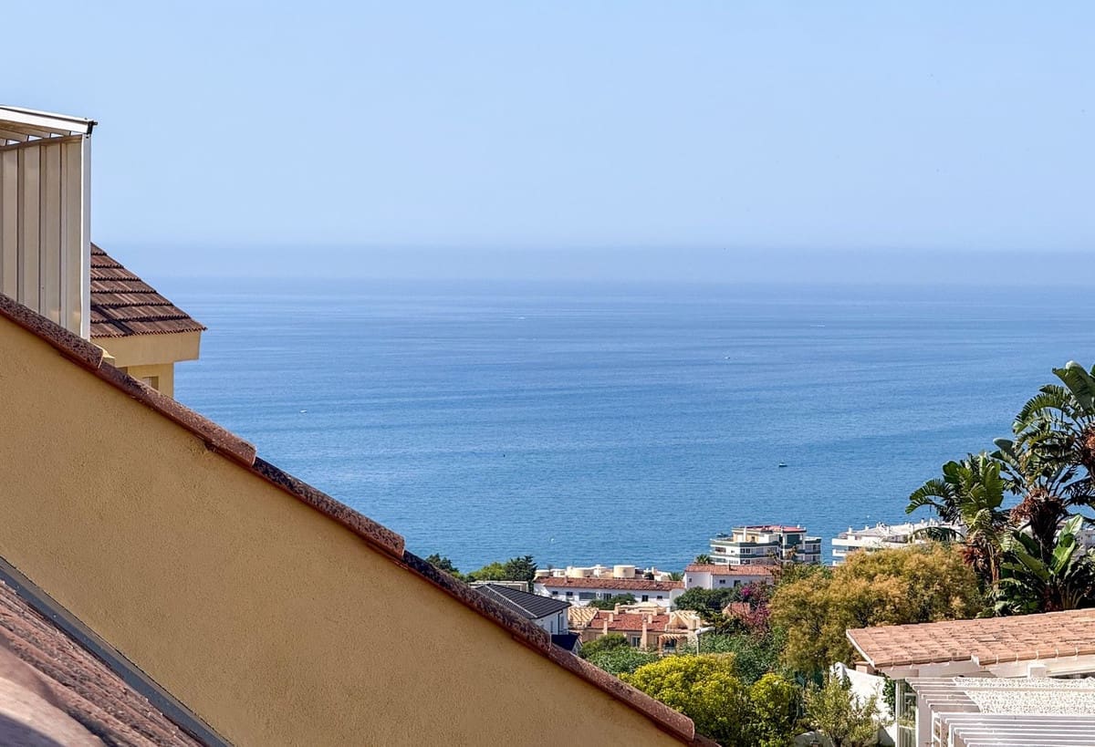 2 quarto Penthouse para venda em Fuengirola com piscina garagem - 385 000 € (Ref: 9932078)