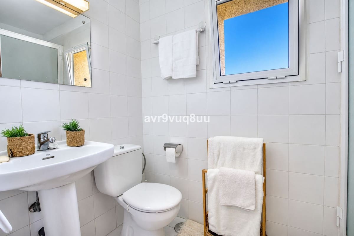 1 bedroom Penthouse for sale in La Cala de Mijas with pool garage - € 225,000 (Ref: 9958759)
