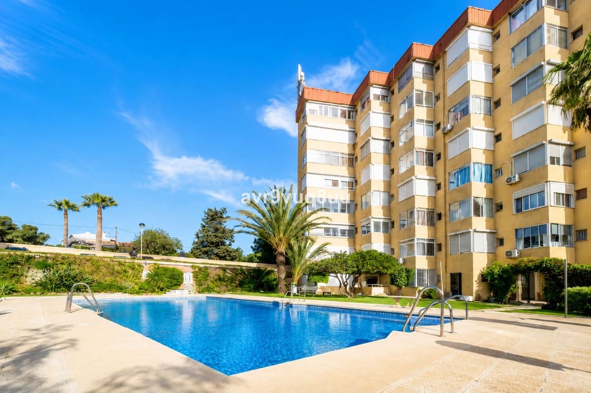1 bedroom Penthouse for sale in La Cala de Mijas with pool garage - € 225,000 (Ref: 9958759)