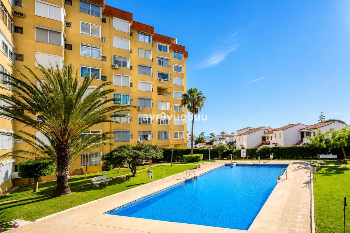 1 bedroom Penthouse for sale in La Cala de Mijas with pool garage - € 225,000 (Ref: 9958759)