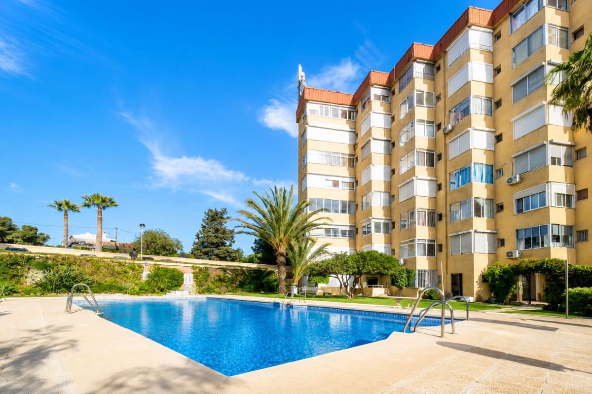 1 makuuhuone Kattohuoneisto myytävänä paikassa La Cala de Mijas mukana uima-altaan 
autotalli - 225 000 € (Ref: 9958759)