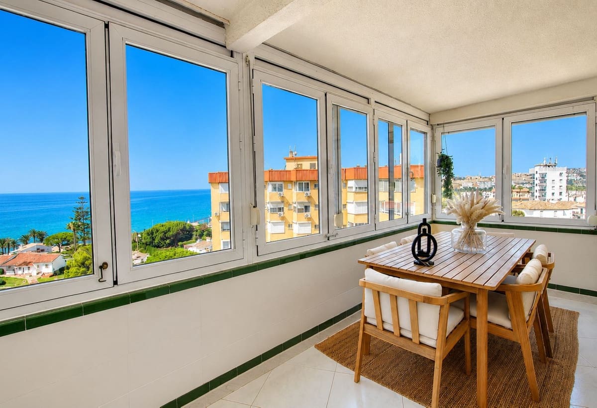 1 makuuhuone Kattohuoneisto myytävänä paikassa La Cala de Mijas mukana uima-altaan 
autotalli - 225 000 € (Ref: 9958759)