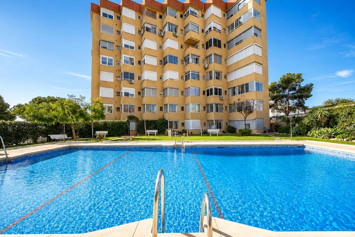 1 makuuhuone Kattohuoneisto myytävänä paikassa La Cala de Mijas mukana uima-altaan 
autotalli - 225 000 € (Ref: 9958759)